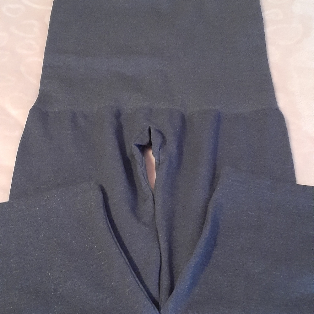 Gray slimming compression leggings